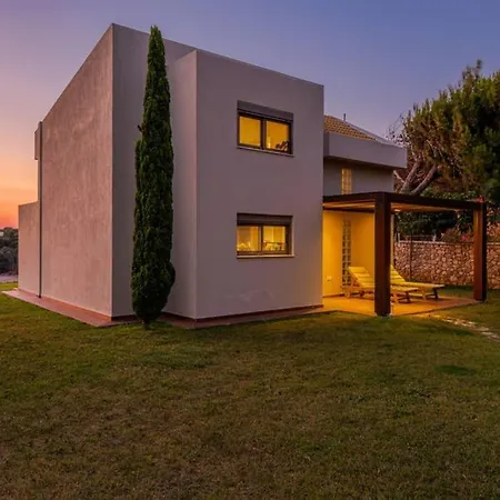 Idyle - Beachfront * Tragána